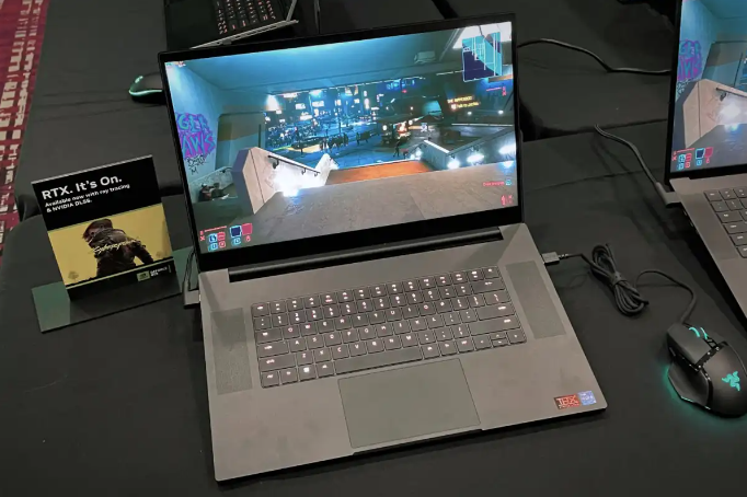 Razer Blade 18 - CES 2023 laptops