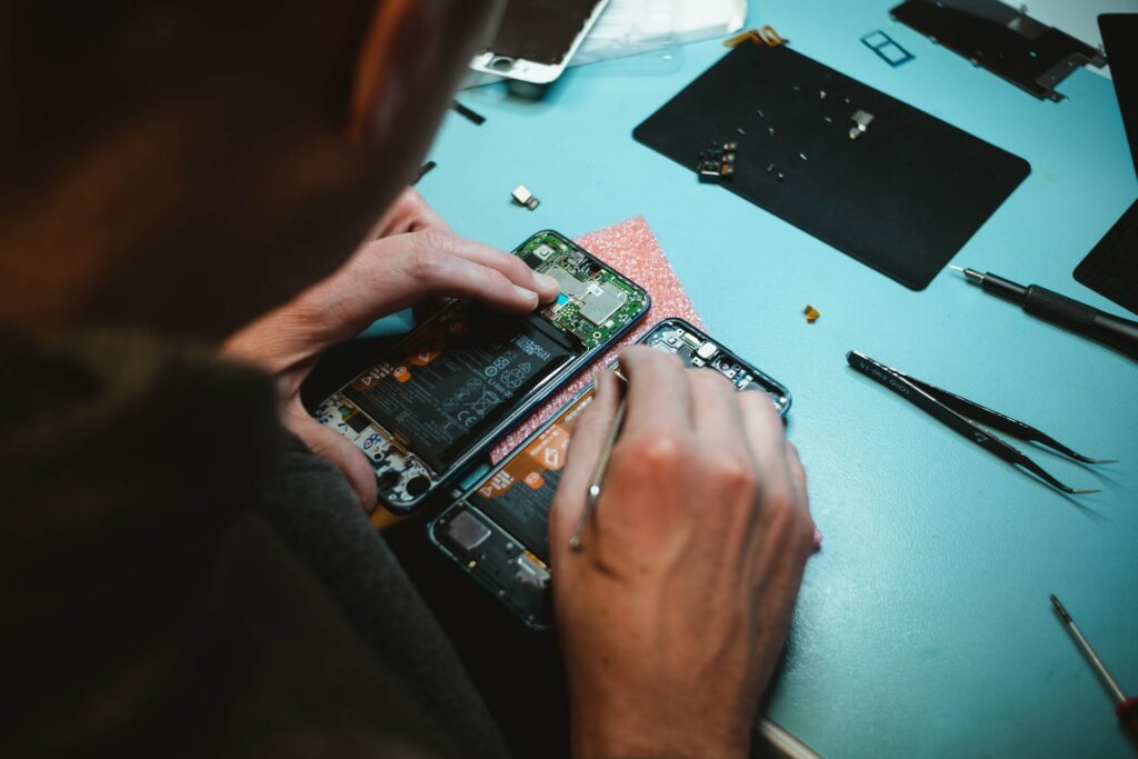 Factors that influence phone and laptop repair