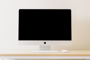 How to Clean the Monitor
